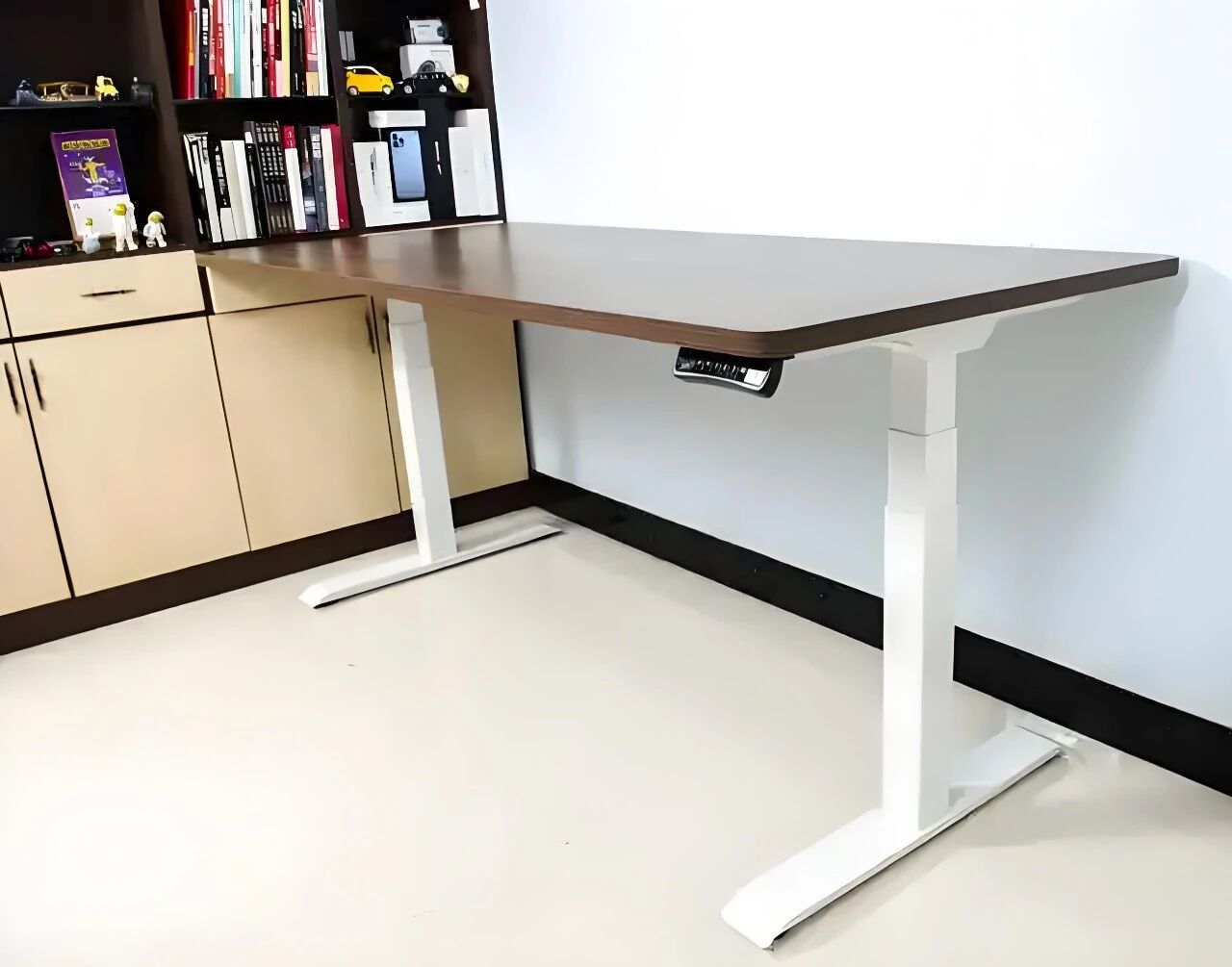 Beneficia Multi User Electric stans Desks